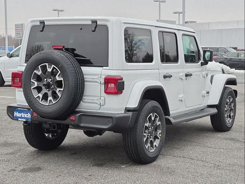 2026 Jeep Wrangler 4-Door Sahara 4x4