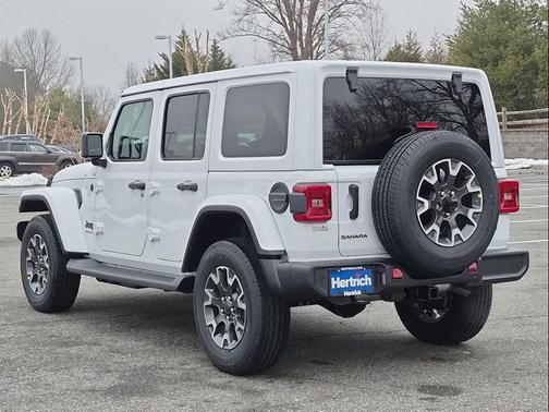 2026 Jeep Wrangler 4-Door Sahara 4x4