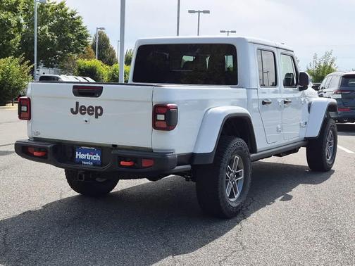Bright White Clearcoat 2026 Jeep Gladiator Mojave X 4x4