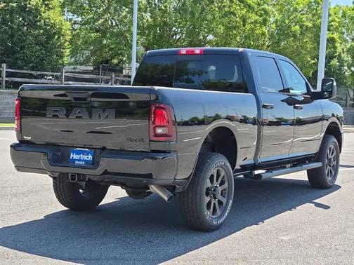 Diamond Black Crystal Pearlcoat 2026 RAM 2500 Black Express Crew Cab 4x4 6'4' Box