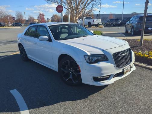 2023 Chrysler 300 Touring