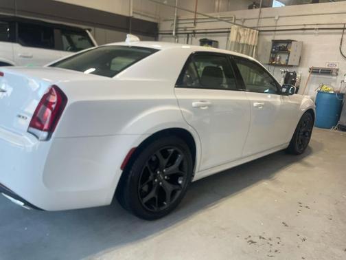 2023 Chrysler 300 Touring