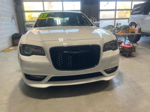 2023 Chrysler 300 Touring