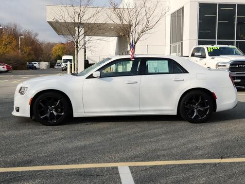 2023 Chrysler 300 Touring