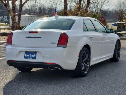2023 Chrysler 300 Touring