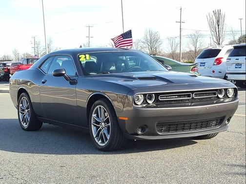 2021 Dodge Challenger SXT