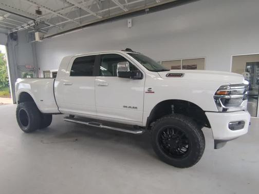 Bright White Clearcoat 2026 RAM 3500 Laramie