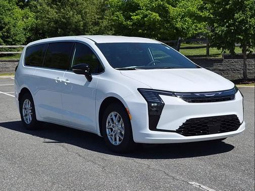 Bright White Clearcoat 2027 Chrysler Pacifica L