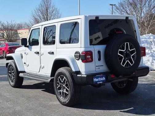 2026 Jeep Wrangler 4-Door Sahara 4x4