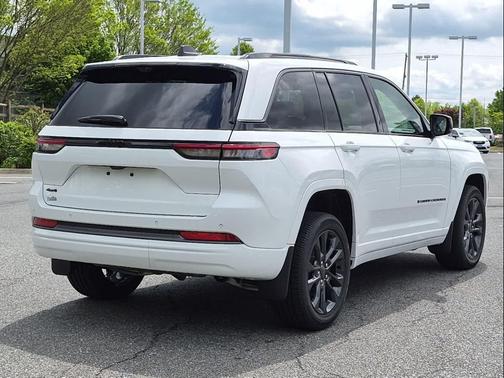 Bright White Clearcoat 2026 Jeep Grand Cherokee Limited