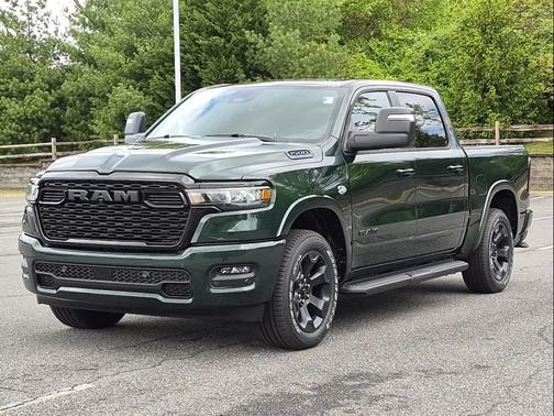 Serrano Green Metallic 2026 RAM 1500 Big Horn/Lone Star