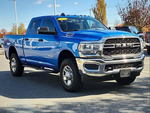 2022 RAM 2500 Tradesman Crew Cab 4x4 6'4' Box