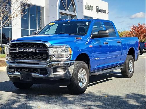 2022 RAM 2500 Tradesman Crew Cab 4x4 6'4' Box