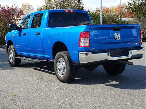 2022 RAM 2500 Tradesman Crew Cab 4x4 6'4' Box