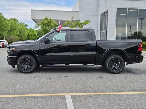 Diamond Black Crystal Pearlcoat 2025 RAM 1500 Big Horn/Lone Star