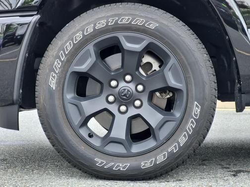 Diamond Black Crystal Pearlcoat 2025 RAM 1500 Big Horn/Lone Star