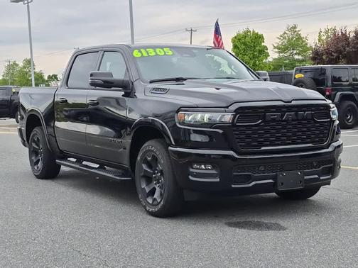 Diamond Black Crystal Pearlcoat 2025 RAM 1500 Big Horn/Lone Star