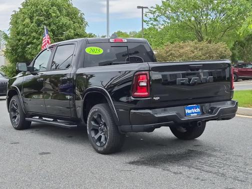 Diamond Black Crystal Pearlcoat 2025 RAM 1500 Big Horn/Lone Star