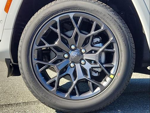 2025 Jeep Grand Cherokee L Summit