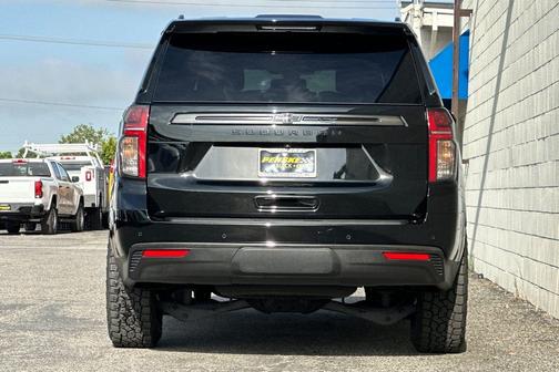 Black 2022 Chevrolet Suburban 4WD Z71