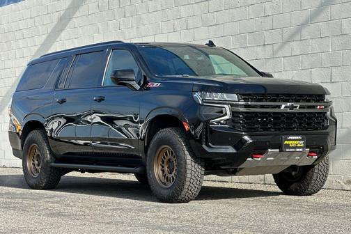 Black 2022 Chevrolet Suburban 4WD Z71