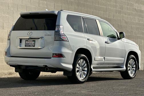 Starfire Pearl 2017 Lexus GX 460 Premium