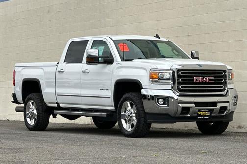 Summit White 2016 GMC Sierra 2500 SLT