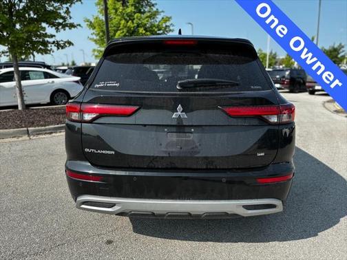 2024 Mitsubishi Outlander SE