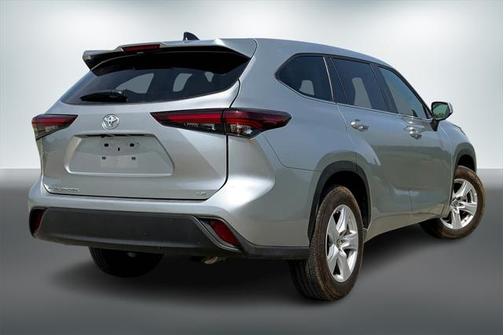 2024 Toyota Highlander LE I4