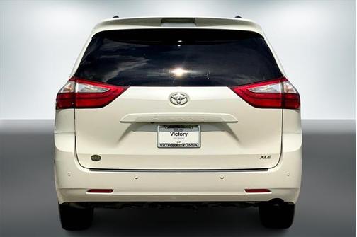 2016 Toyota Sienna XLE