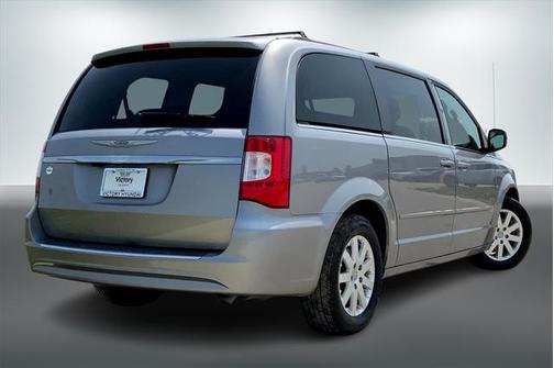 2015 Chrysler Town & Country LX