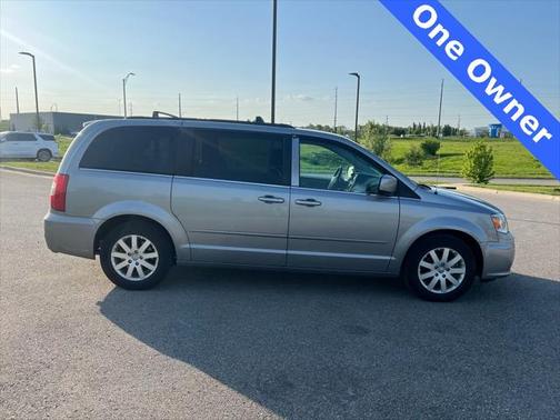 2015 Chrysler Town & Country LX