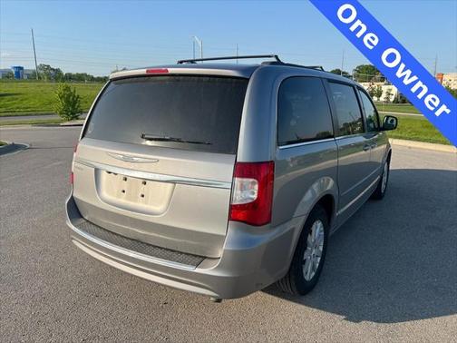 2015 Chrysler Town & Country LX