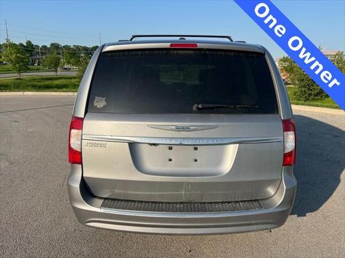 2015 Chrysler Town & Country LX