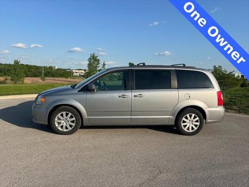2015 Chrysler Town & Country LX