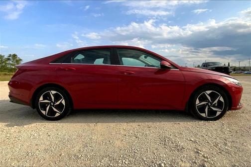 2023 Hyundai ELANTRA Limited