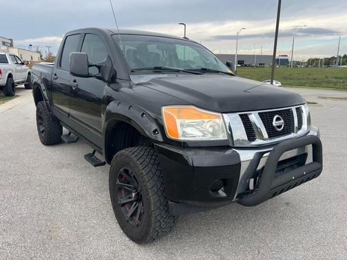 2013 Nissan Titan SV