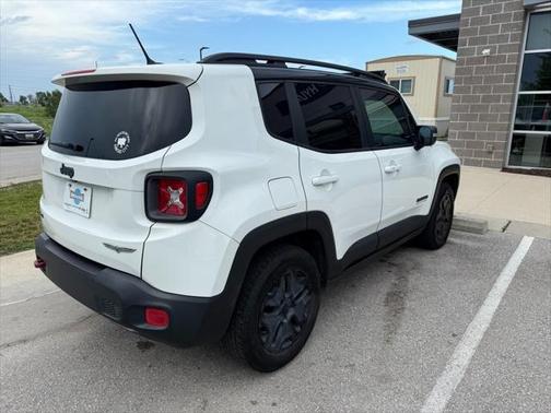 2017 Jeep Renegade Trailhawk