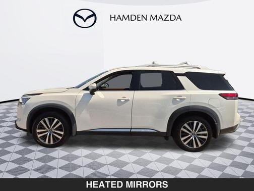White 2022 Nissan Pathfinder Platinum