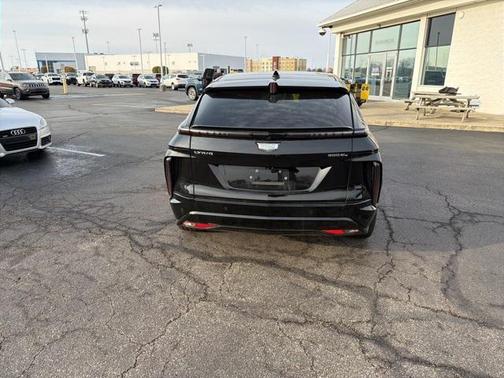 2024 Cadillac LYRIQ Sport