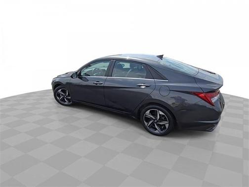 2022 Hyundai ELANTRA Limited