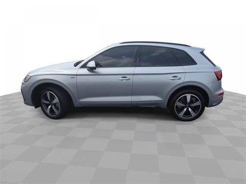 2022 Audi Q5 45 S line Prestige