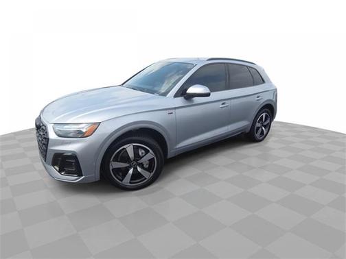 2022 Audi Q5 45 S line Prestige