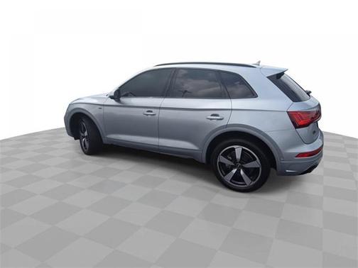 2022 Audi Q5 45 S line Prestige