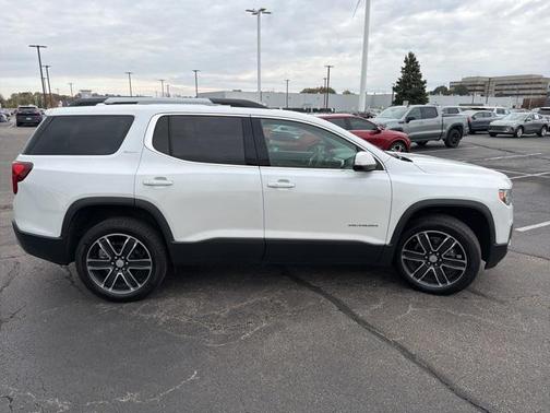 2023 GMC Acadia FWD SLT