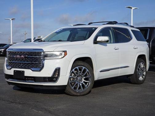 2023 GMC Acadia Denali