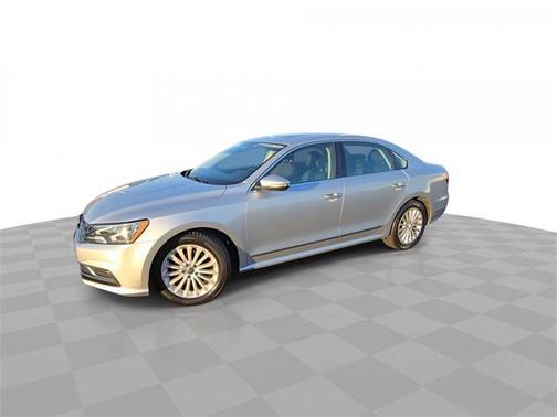 2017 Volkswagen Passat 1.8T SE