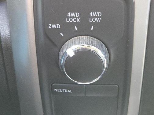 2017 RAM 2500 Big Horn Crew Cab 4x4 6'4' Box