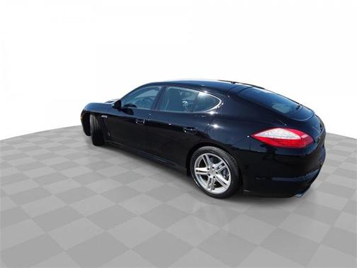2012 Porsche Panamera 4