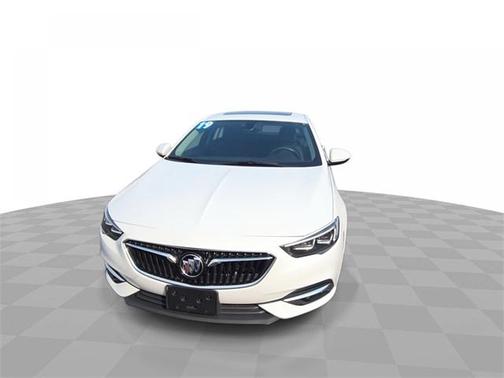 2019 Buick Regal Sportback AWD Essence